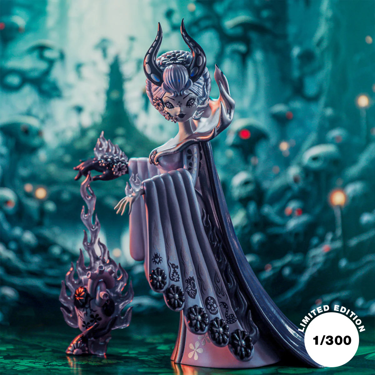Witch Queen 8" Vinyl Art Figure by Junko Mizuno - Black Friday Violet Edition (Limited to 300) - Image 2